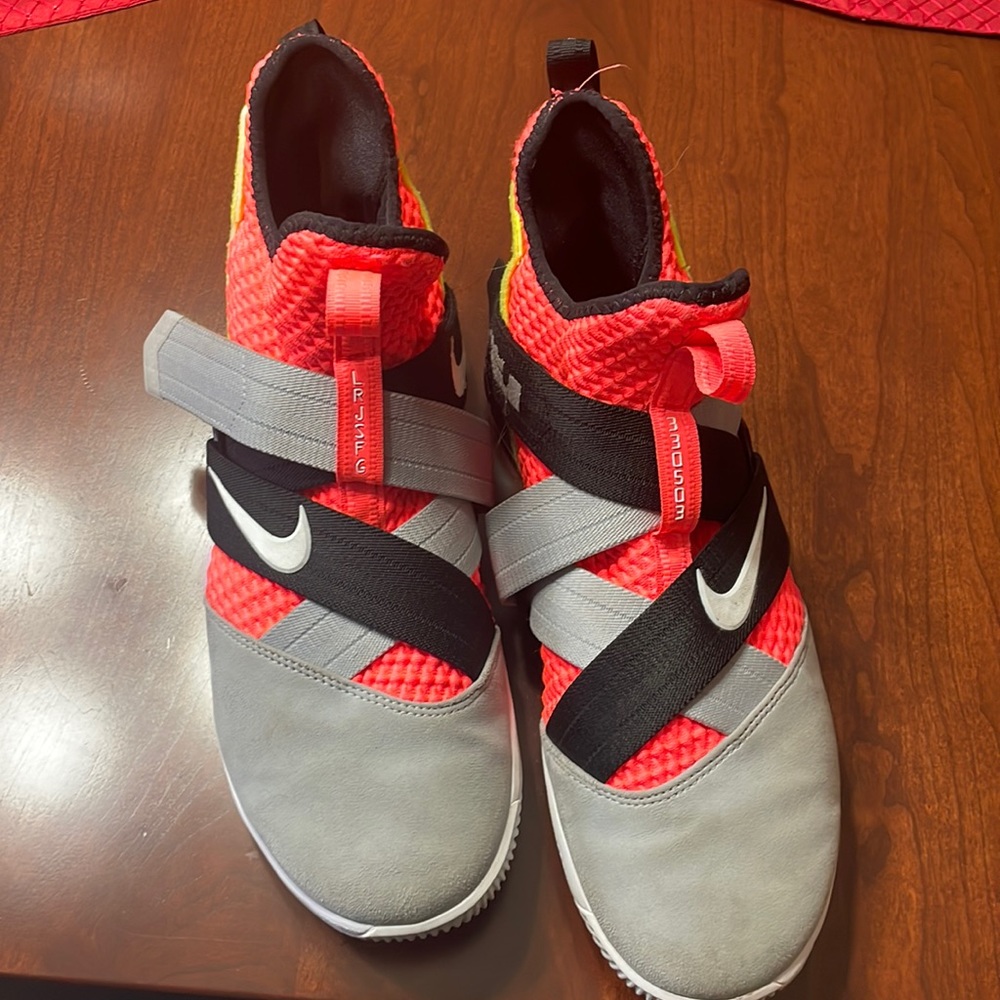Nike Lebron Soldier XII SFG
